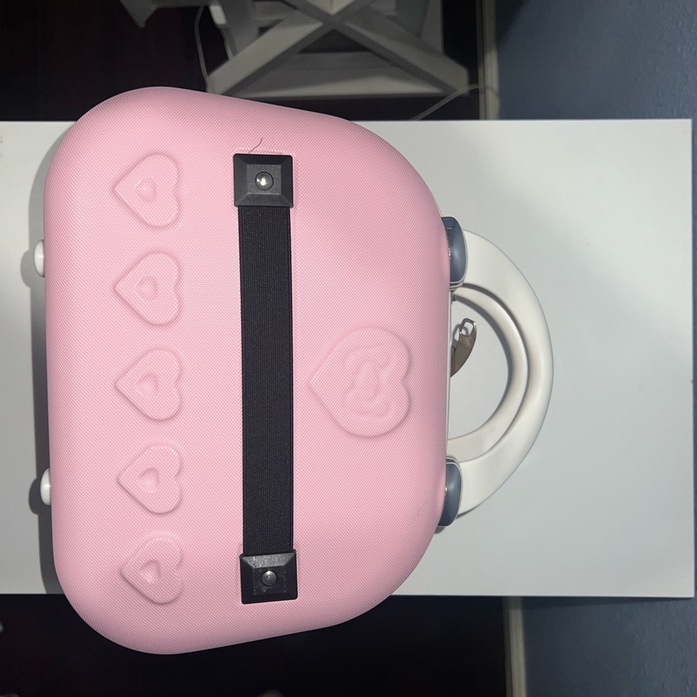 Hello Kitty carry-on - Picture 2 of 6